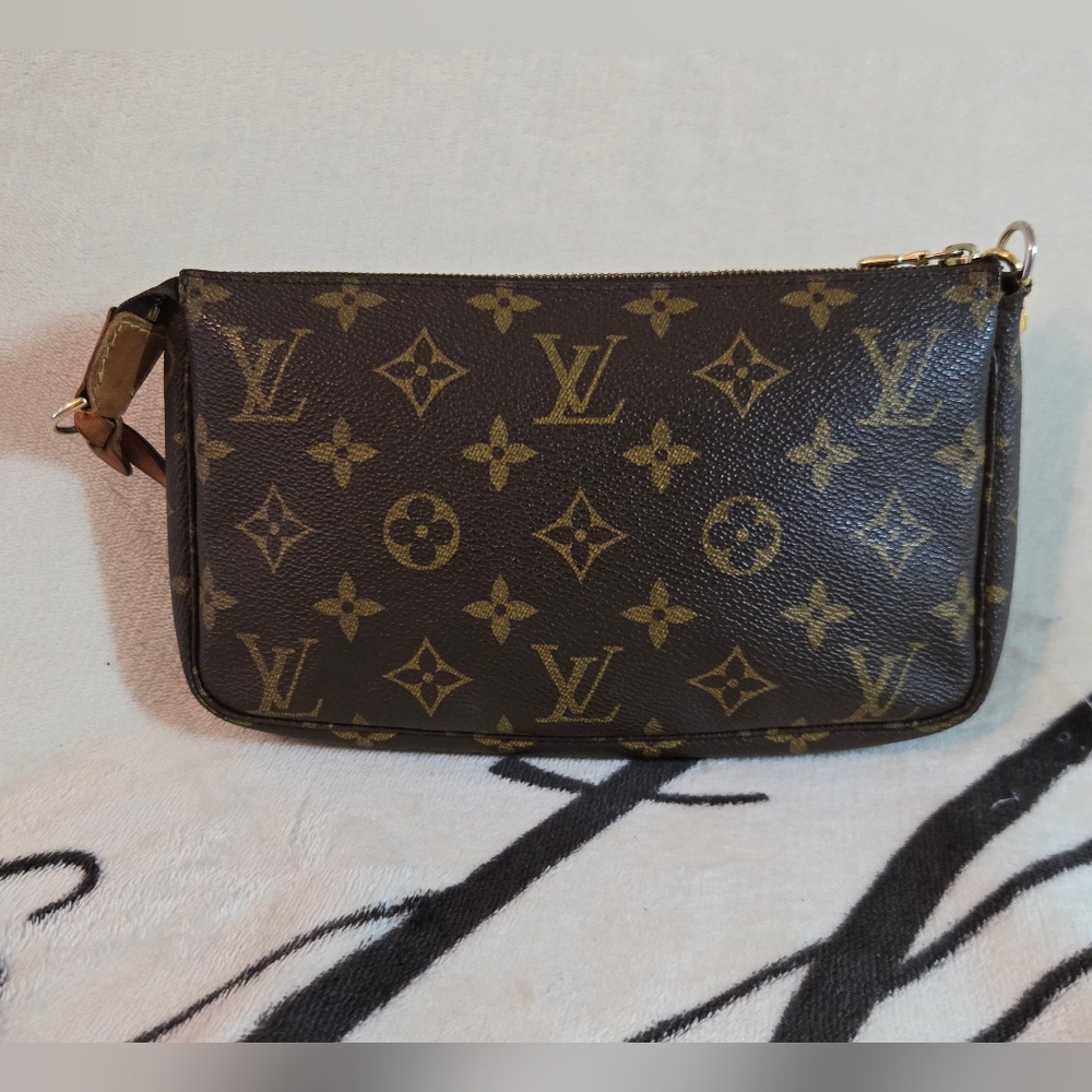 💯 Vintage Authentic Louis Vuitton Monogram Pochette